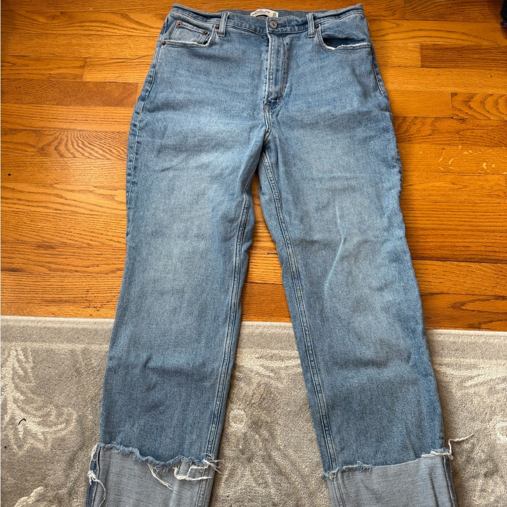 Abercrombie & Fitch Light Blue Cropped Jeans